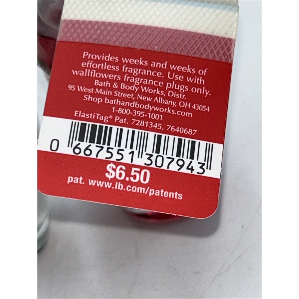 Bath & Body Works Combo Pack Wallflower Refill Bulb 'Tis The Season Laundry Day - Picture 3 of 3